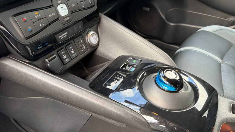 Nissan LEAF 110kW Tekna 39kWh 5dr Auto Electric Hatchback